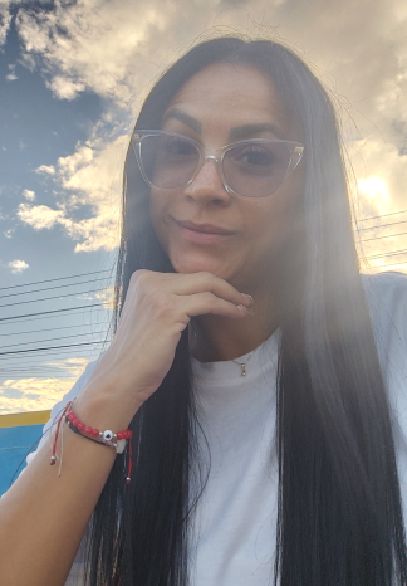 Cam to cam chat with Julieta from Venezuela — live on CamgoChat